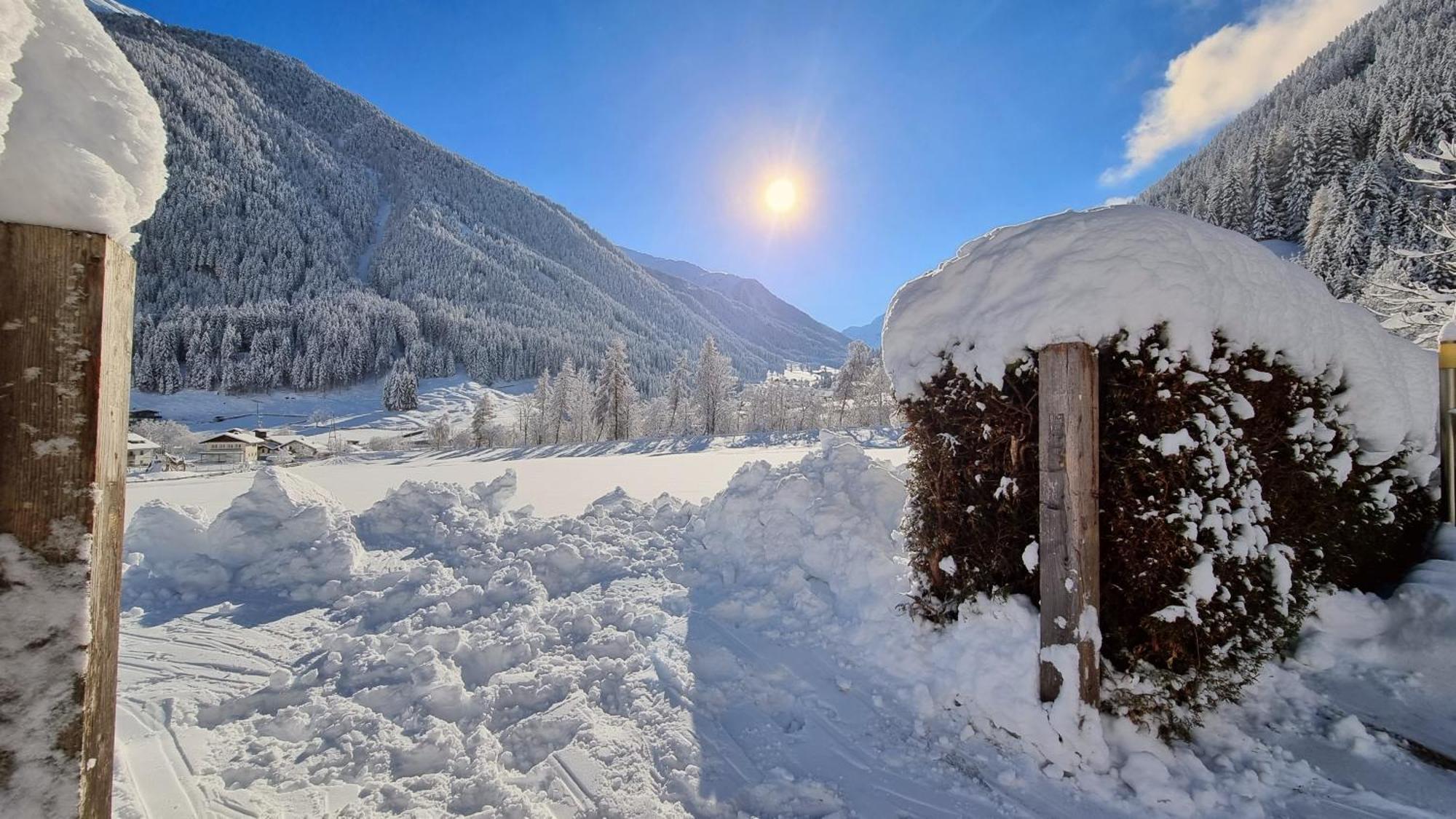 Gaestehaus Landhaus Tyrol Gries im Sellrain Exterior foto